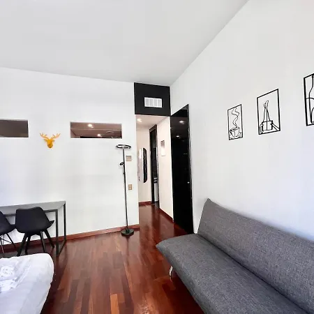 Splendid Loft Duomo! شقة