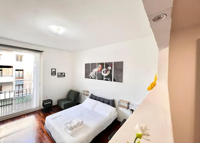 Splendid Loft Duomo! شقة