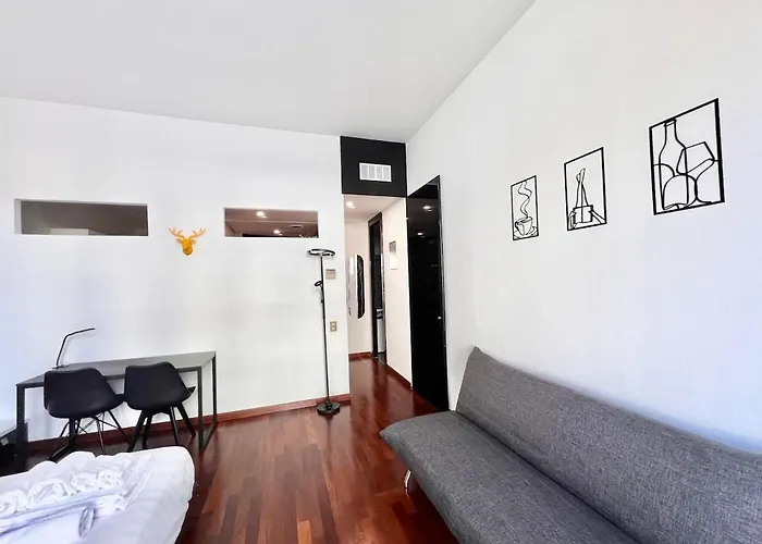 Splendid Loft Duomo! شقة